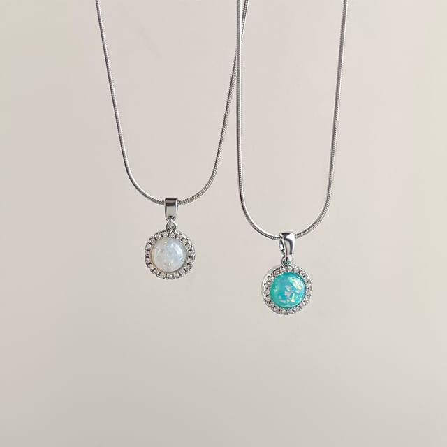 Chimerro-Faux Opal Rhinestone Pendant Necklace