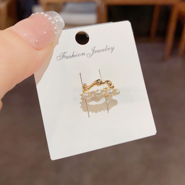 Chimerro-Faux Pearl Ear Cuff