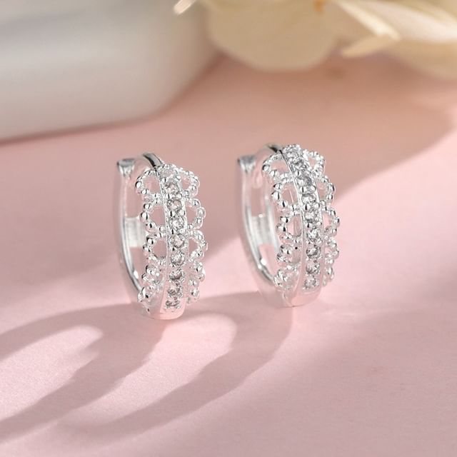 Chimerro-Rhinestone Perforated Huggie Earring