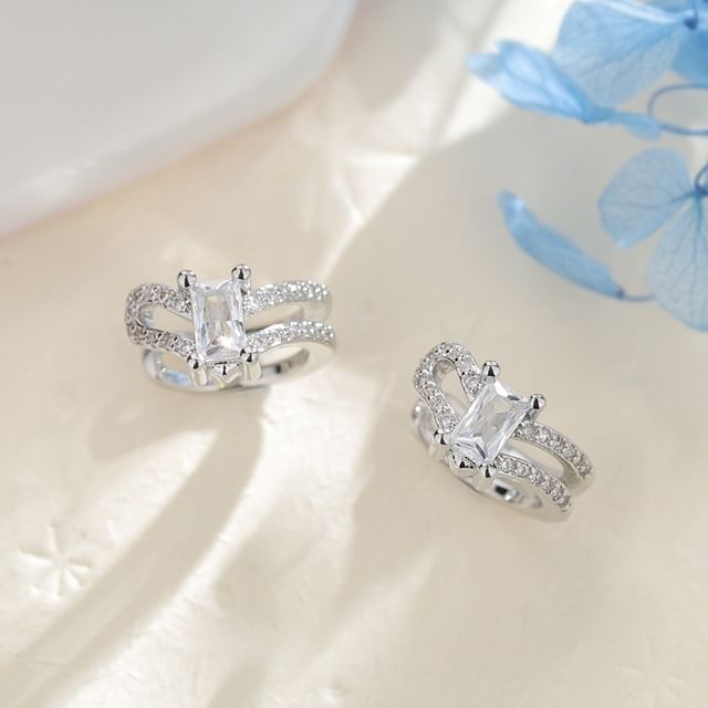 Chimerro-Rhinestone V Shape Layered Alloy Ear Cuff