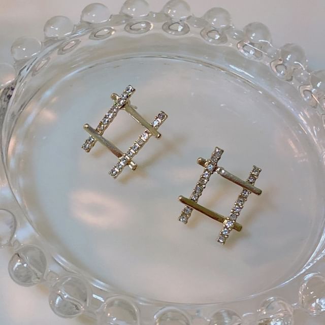 Chimerro-Sharp Sign Rhinestone Ear Stud