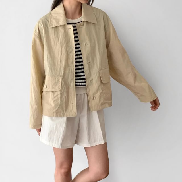 Chubby Girl-Collared Button-Up Plain Crop Jacket