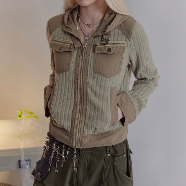 citybae-Two-Tone Slim-Fit Hooded Crop Jacket