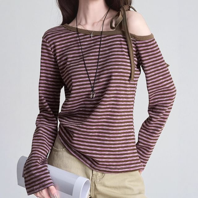 Cloud Nine-Long-Sleeve Asymmetrical Neck Cold-Shoulder Striped Tee