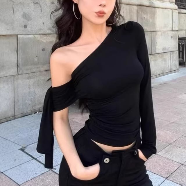 Cloud Nine-Long Sleeve Cold Shoulder Plain Top