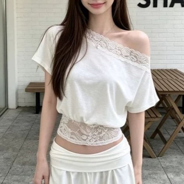 Cloud Nine-Short Sleeve One Shoulder Plain Panel Lace Top