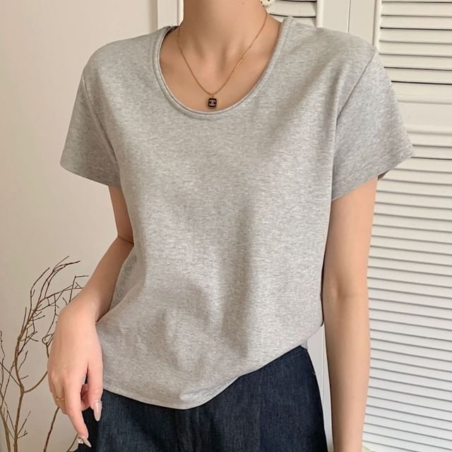 Cloud Nine-Short-Sleeve U-Neck Plain Crop T-Shirt