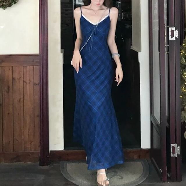 Cloud Nine-Spaghetti Strap V-Neck Plaid Maxi A-Line Dress