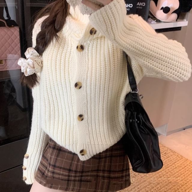 Cloud Nine-Stand Collar Button-Up Plain Chunky Knit Crop Cardigan