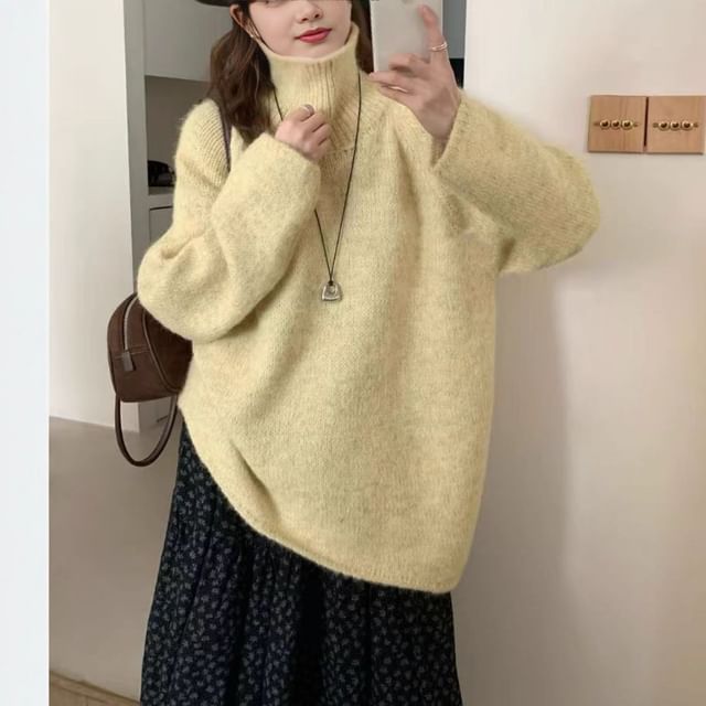 Cloud Nine-Turtleneck Plain Asymmetrical Slit Oversized Sweater