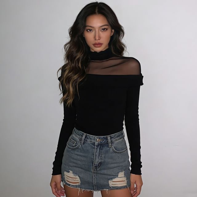 Colada-Long-Sleeve High Neck Mesh Panel T-Shirt