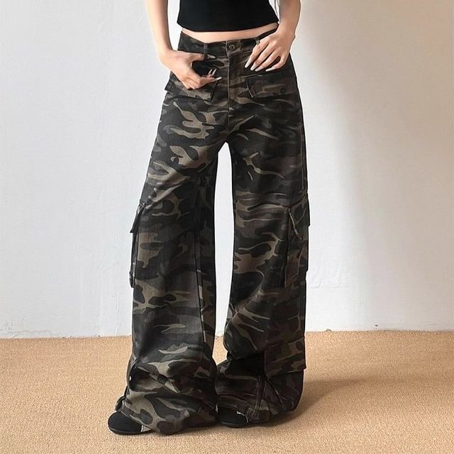 Coline-Low Waist Camouflaged Baggy Cargo Pants