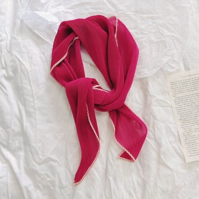 Combon-Contrast Trim Pleated Scarf