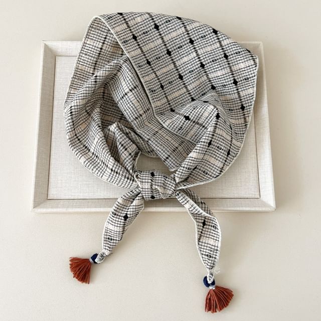 Combon-Plaid Tassel Triangle Scarf