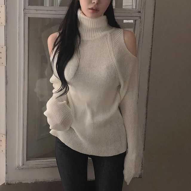 Coris-Long-Sleeve Turtleneck Cold-Shoulder Ribbed Knit Top