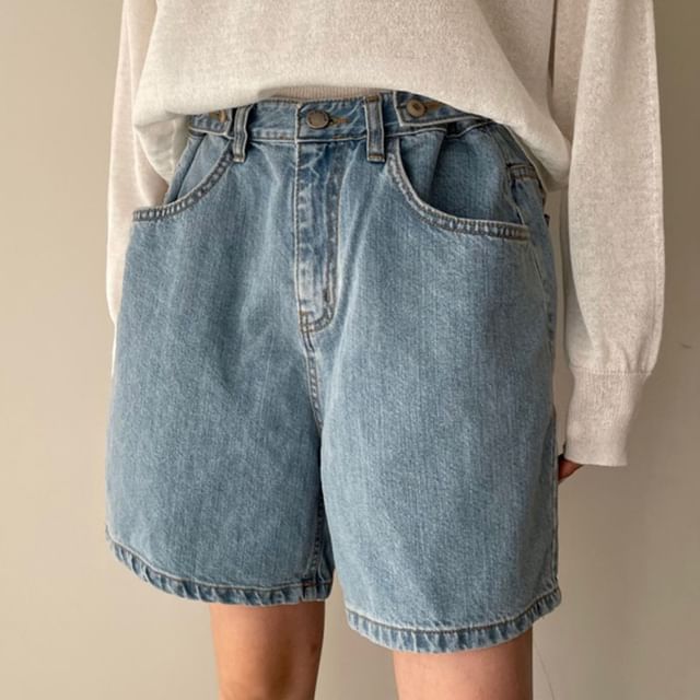Coris-Mid Rise Washed Denim Shorts
