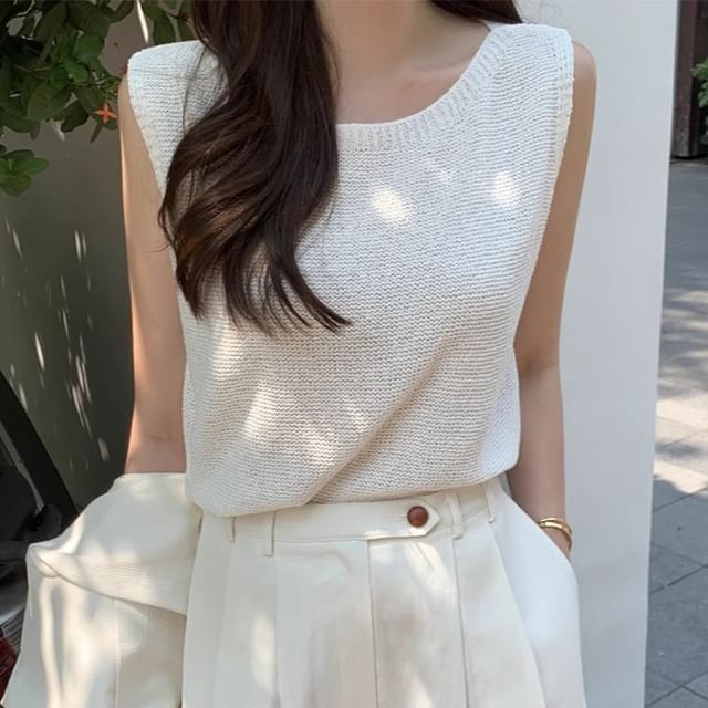 Coris-Round Neck Plain Knit Tank Top