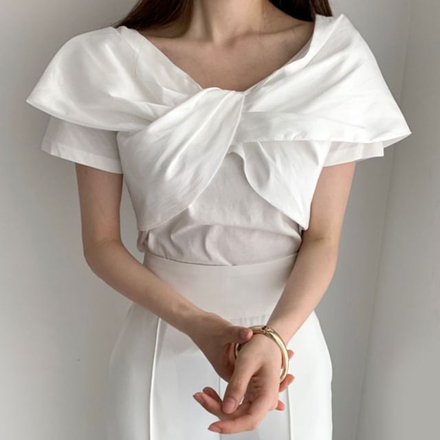 Coris-Short-Sleeve Plain Knot Tee