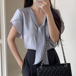 Coris-Short-Sleeve Tie-Neck Plain Blouse