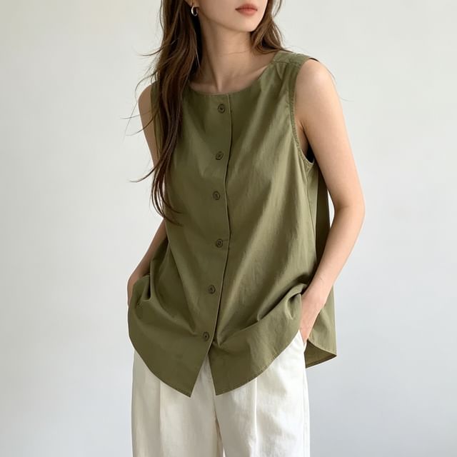 Coris-Sleeveless Plain Button-Up Top