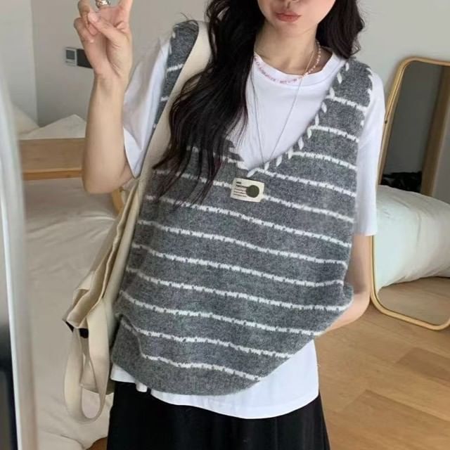 Cossita-V-Neck Striped Sweater Vest