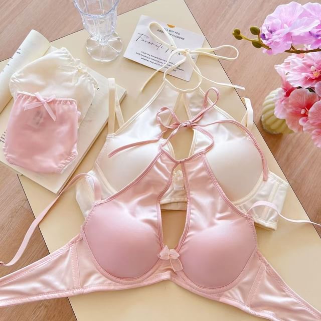 Croix-Halter Plain Cutout Wireless Bra Panty Set