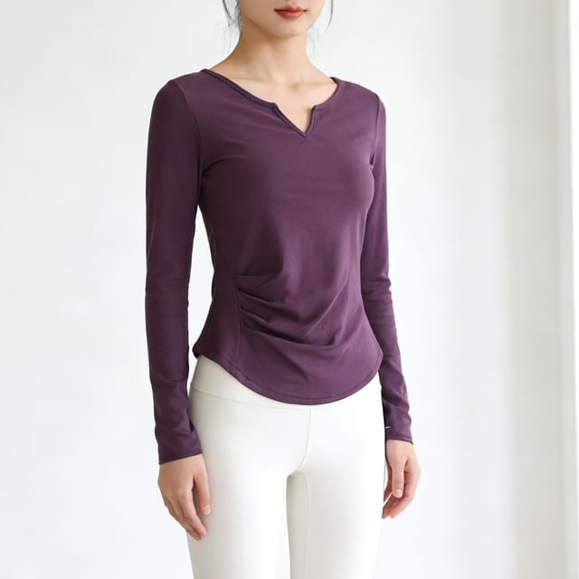 CUCURBIT-Long-Sleeve Notched Plain Sports Top