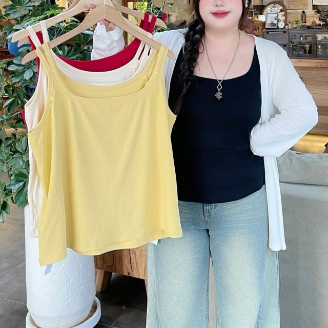 CurveFemme-Plus Size Scoop Neck Plain Strappy Cami Top