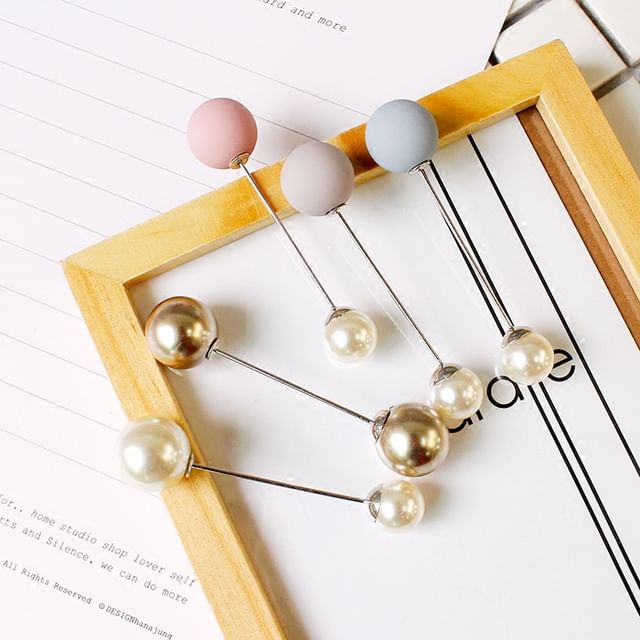 Daeuni-Faux Pearl Brooch