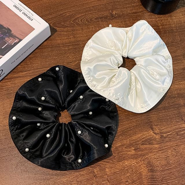 Daeuni-Faux Pearl Fabric Scrunchie