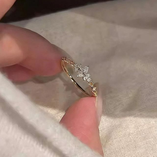 Dashiro-CZ Thin Ring