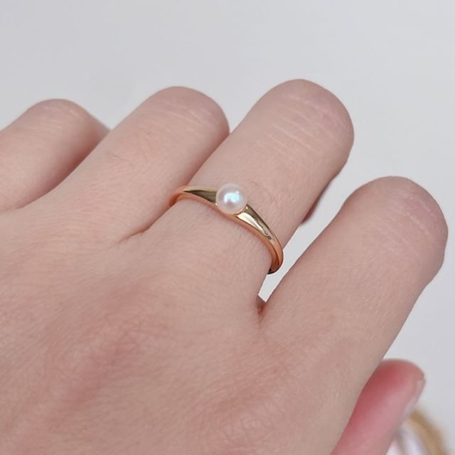 DECADES-Sterling Silver Freshwater Pearl Ring
