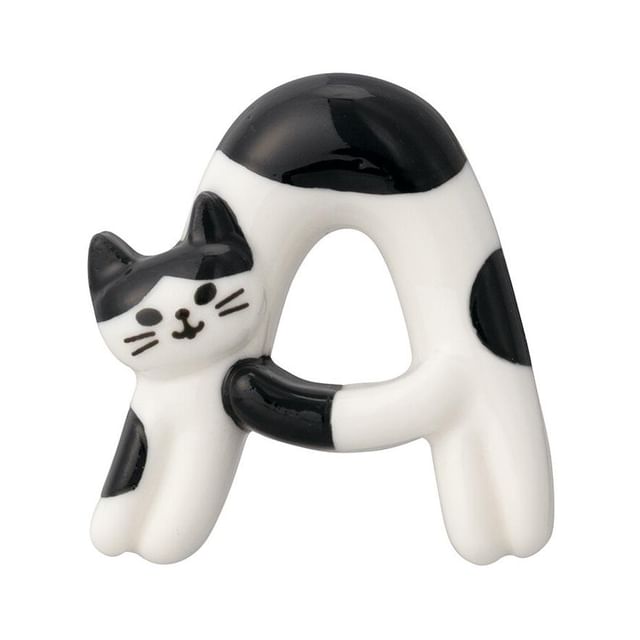 DECOLE CORPORATION-Cat Initial Chopsticks Rest A