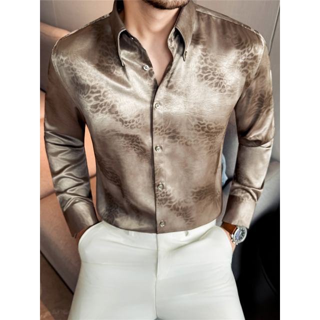 Deepwood-Long Sleeve Collared Leopard Print Satin Shirt
