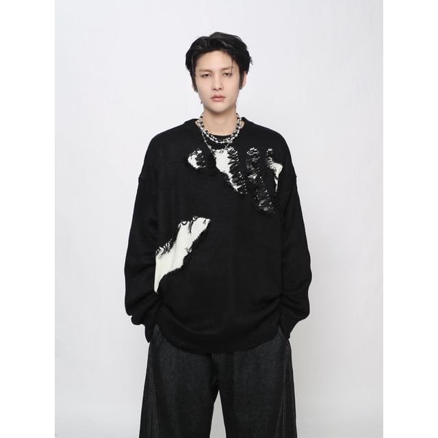 Derbundy-Round Neck Two Tone Distressed Sweater