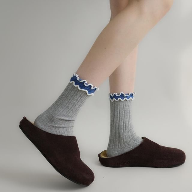 Desperim-Frill Trim Ankle Socks