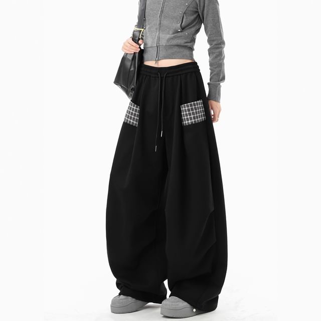 Dovitade-Drawstring Waist Plaid Panel Baggy Sweatpants