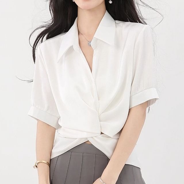 Dragan Pulse-Elbow-Sleeve Collared Plain Ruched Crop Blouse