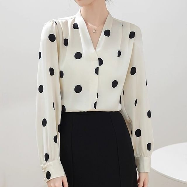 Dragan Pulse-Long-Sleeve V-Neck Dotted Blouse