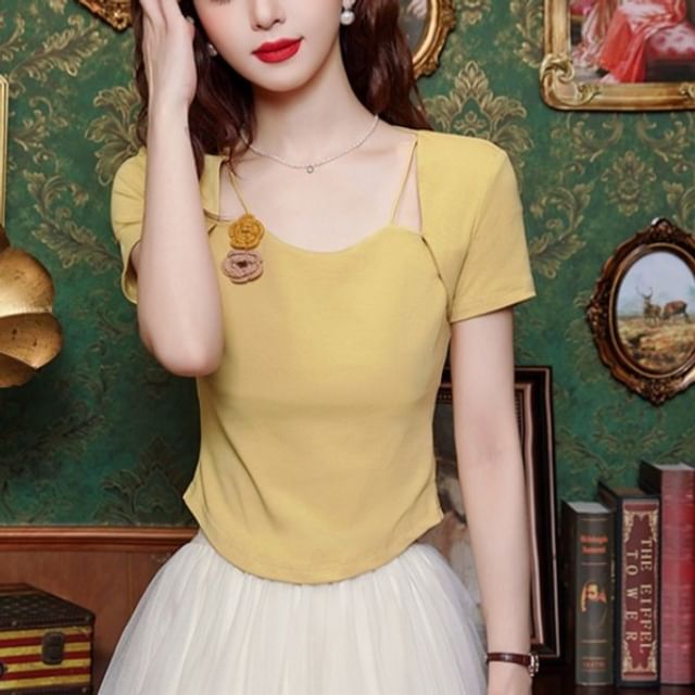 Dragan Pulse-Short-Sleeve Square-Neck Plain Crop Top