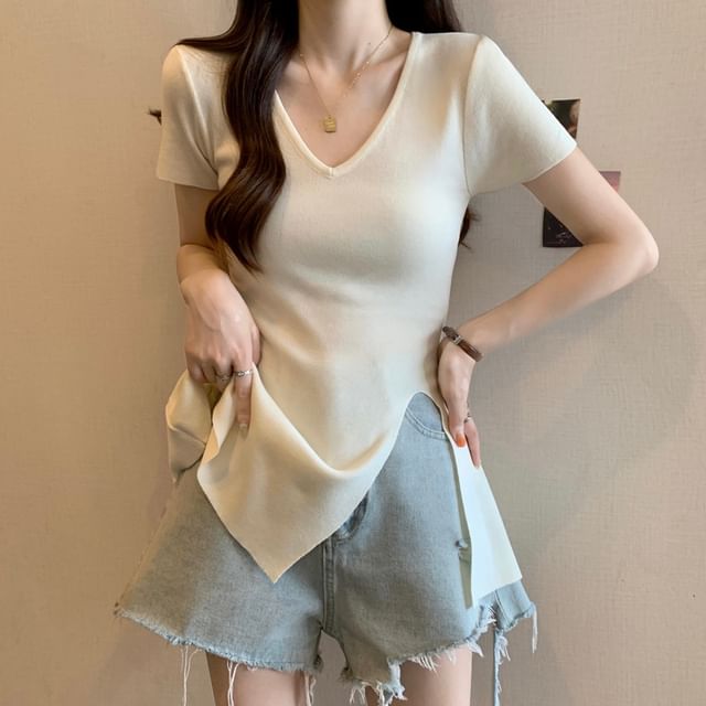 Dragan Pulse-Short Sleeve V-Neck Plain Slit Knit Top