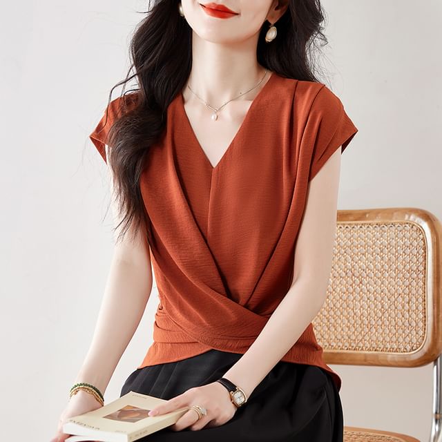 Dragan Pulse-Short-Sleeve V-Neck Plain Top