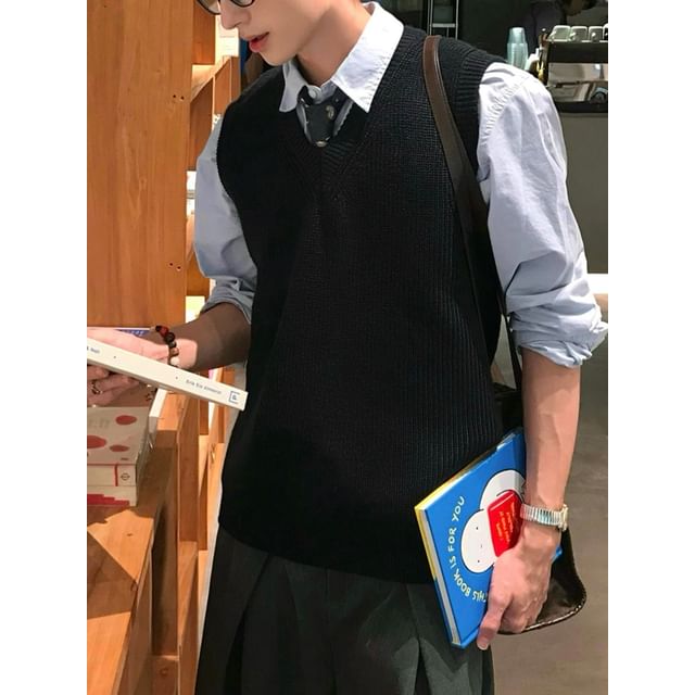 DragonRoad-V-Neck Plain Sweater Vest