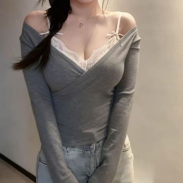 Dreamkura-Long-Sleeve V-Neck Plain Tee
