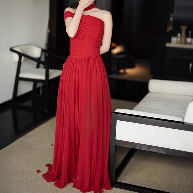 DreesHouse-Halter Plain Ruched A-Line Evening Gown