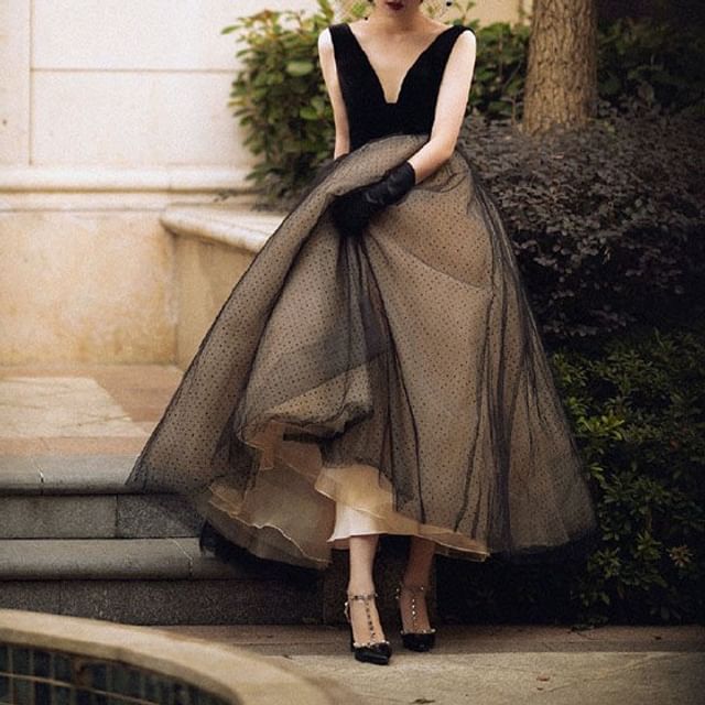 DreesHouse-Sleeveless Plunge Dotted Mesh Panel Open Back A-Line Evening Gown