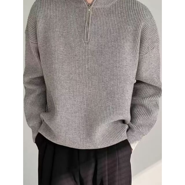 DuckleBeam-Mock Neck Plain Half Zip Sweater