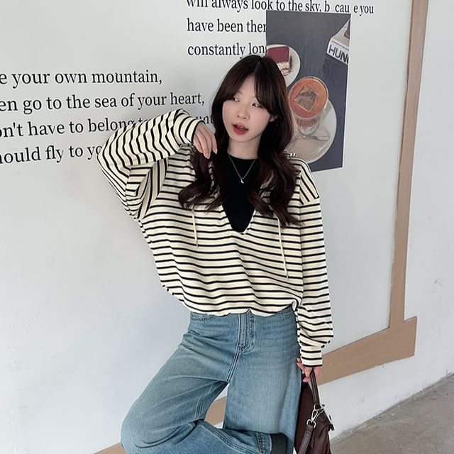 Dute-Mock Two-Piece Crewneck Striped Hoodie