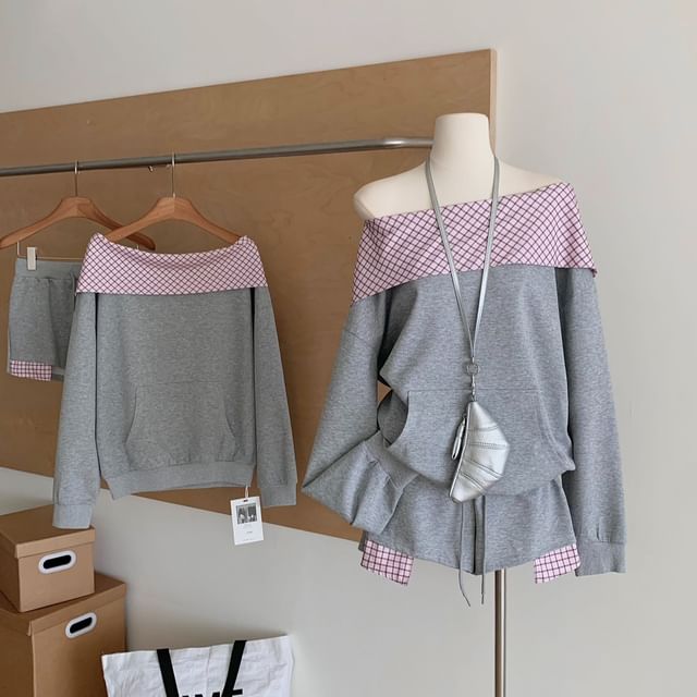 Dute-Set Off-Shoulder Plaid Panel Sweatshirt Drawstring Waist Shorts