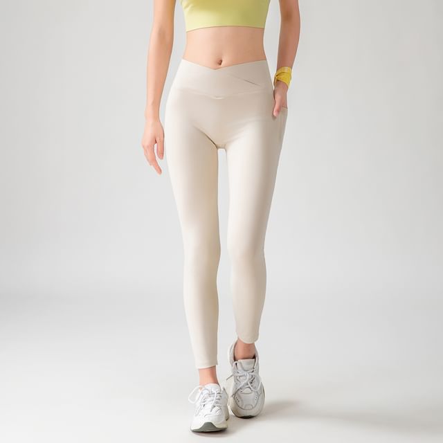 Engiko-Mid Rise Plain Yoga Pants